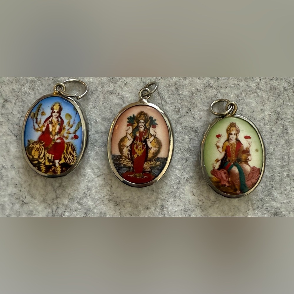 DURGA KALI KALIKA UMA DEVI GODDESS SHAKTI HINDU BLESS OM LOCKET PENDANT